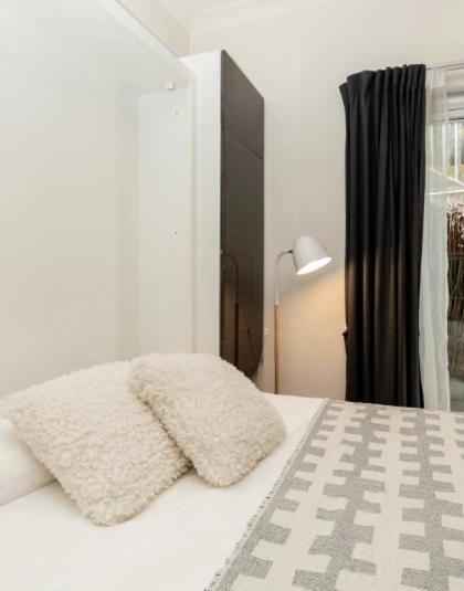 Apartment Location At Bondi Beach, On The Beach! Sydney