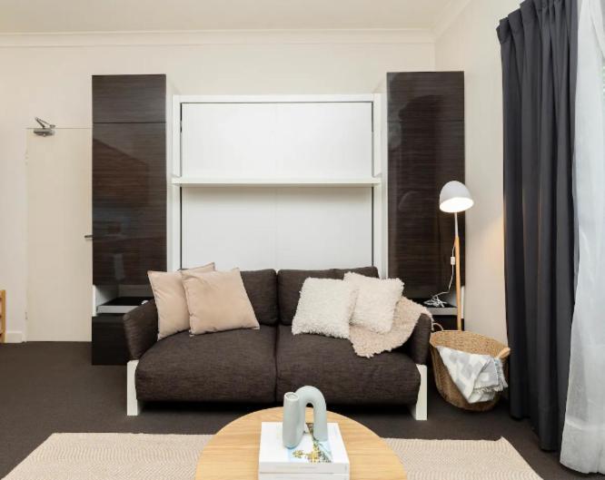 Location At Bondi Beach, On The Beach! Apartment Sydney