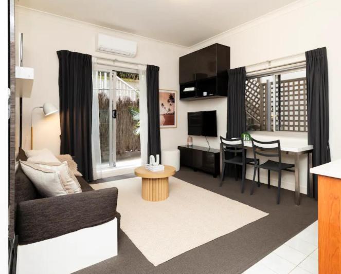 Apartment Location At Bondi Beach, On The Beach! *